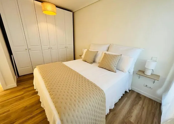 Luminoso Atico Con Terraza * Santander