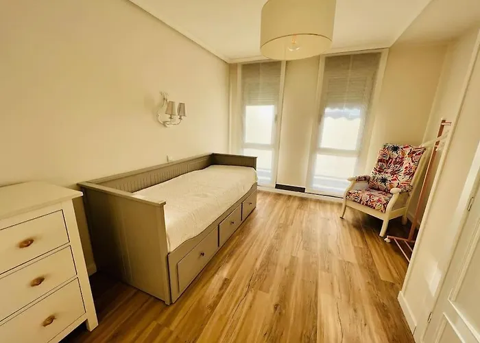 Luminoso Atico Con Terraza * Santander